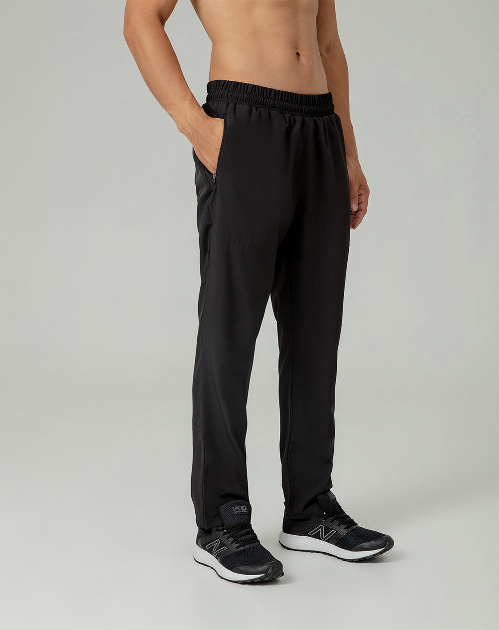 Jogger regular fit tiro medio negro